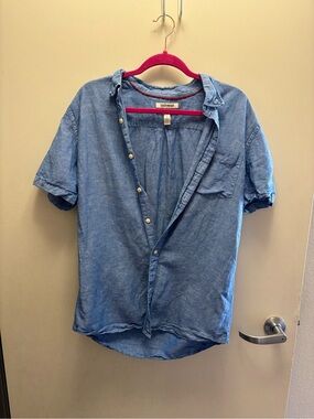 Goodthreads cotton/linen blend blue button up size M (0026)